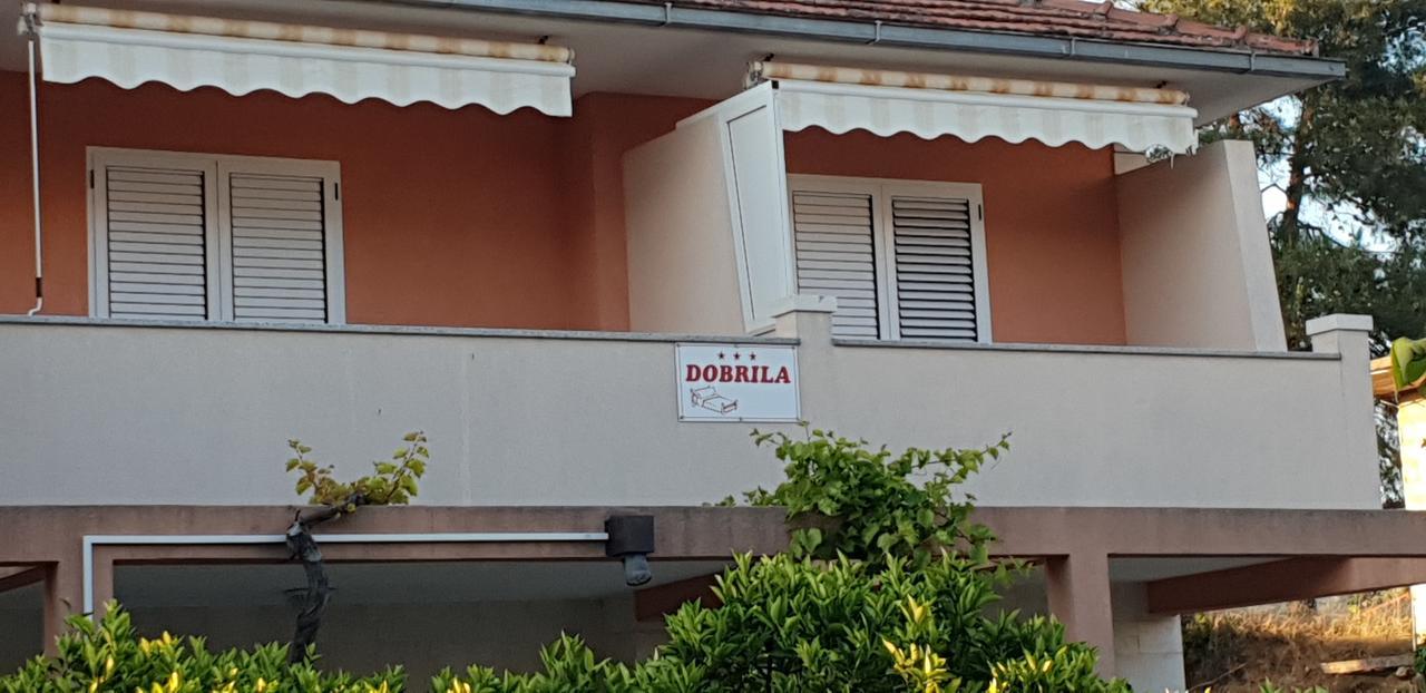 Apartments And Rooms Dobrila Єлса Екстер'єр фото